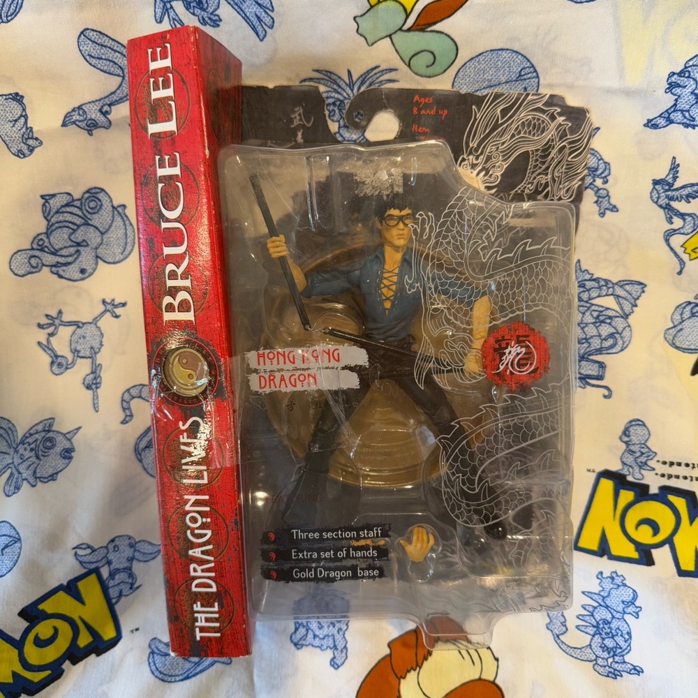 Bruce Lee The Dragon Lives Hong Kong Dragon Art Asylum Action Figure (2001)